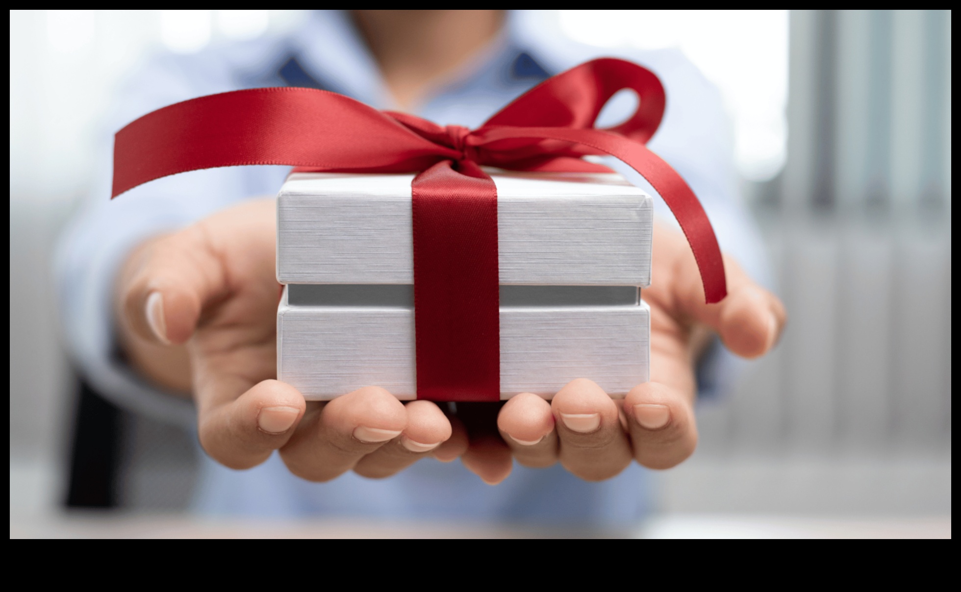 לחגוג אלגנטיות: מתנות לאירועים מיוחדים ואבני דרך